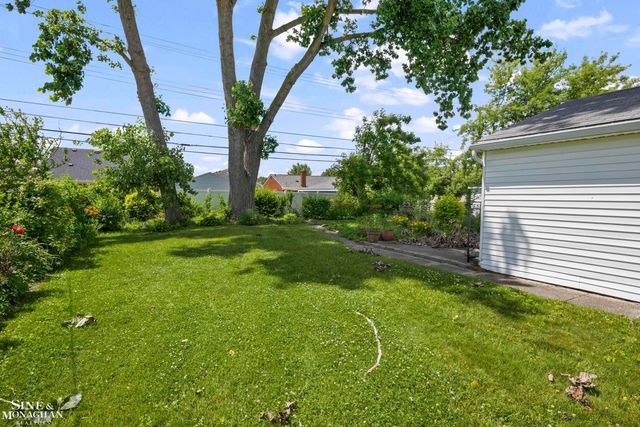 22972 Clairwood Street, Saint Clair Shores, MI 48080