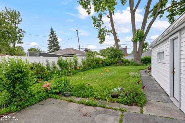 22972 Clairwood Street, Saint Clair Shores, MI 48080