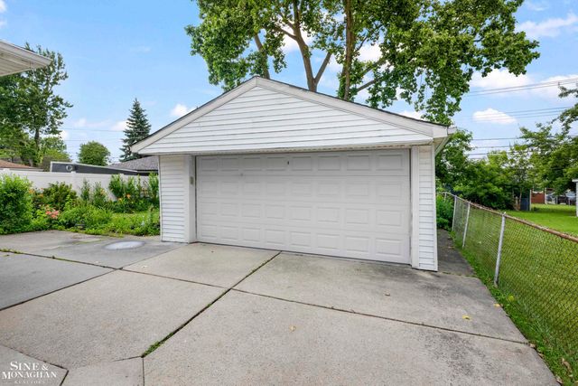 22972 Clairwood Street, Saint Clair Shores, MI 48080
