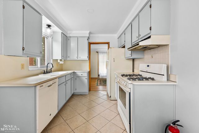 22972 Clairwood Street, Saint Clair Shores, MI 48080