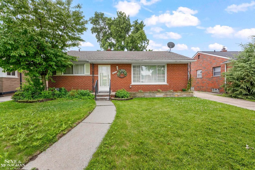 22972 Clairwood Street, Saint Clair Shores, MI 48080