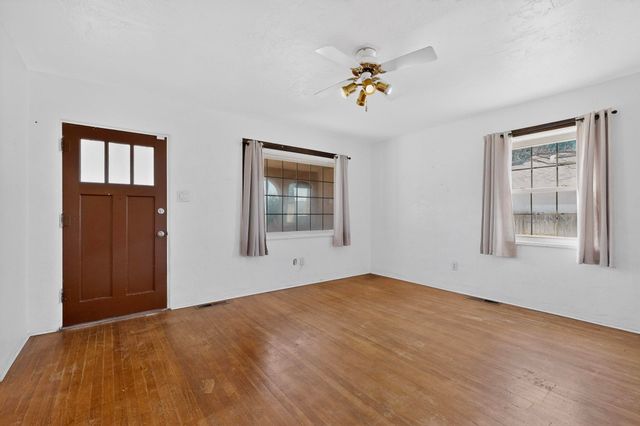 2621 McEarl Avenue SE, Albuquerque, NM 87106