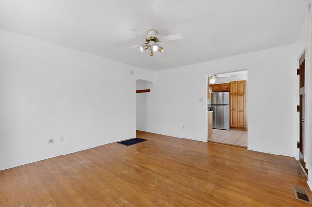 2621 McEarl Avenue SE, Albuquerque, NM 87106