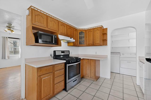 2621 McEarl Avenue SE, Albuquerque, NM 87106