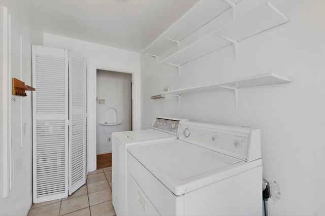 2621 McEarl Avenue SE, Albuquerque, NM 87106