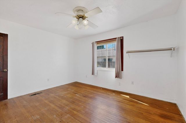 2621 McEarl Avenue SE, Albuquerque, NM 87106