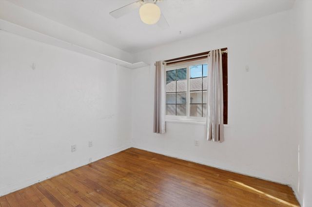 2621 McEarl Avenue SE, Albuquerque, NM 87106