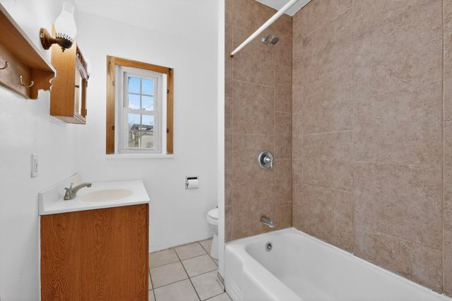 2621 McEarl Avenue SE, Albuquerque, NM 87106