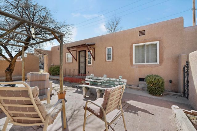 2621 McEarl Avenue SE, Albuquerque, NM 87106