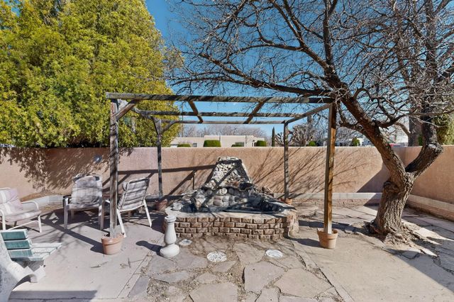 2621 McEarl Avenue SE, Albuquerque, NM 87106