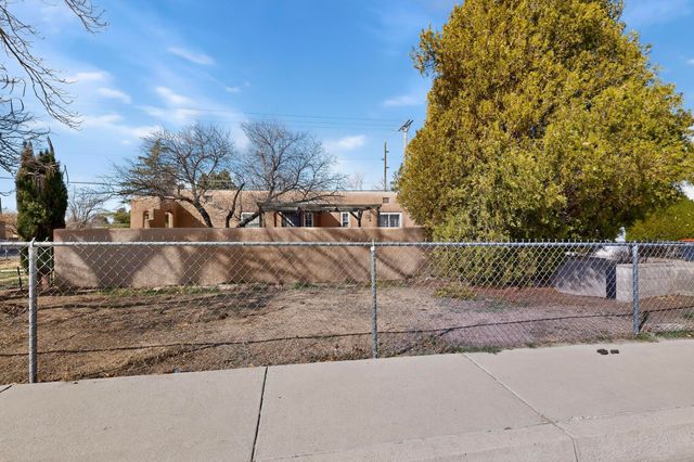 2621 McEarl Avenue SE, Albuquerque, NM 87106