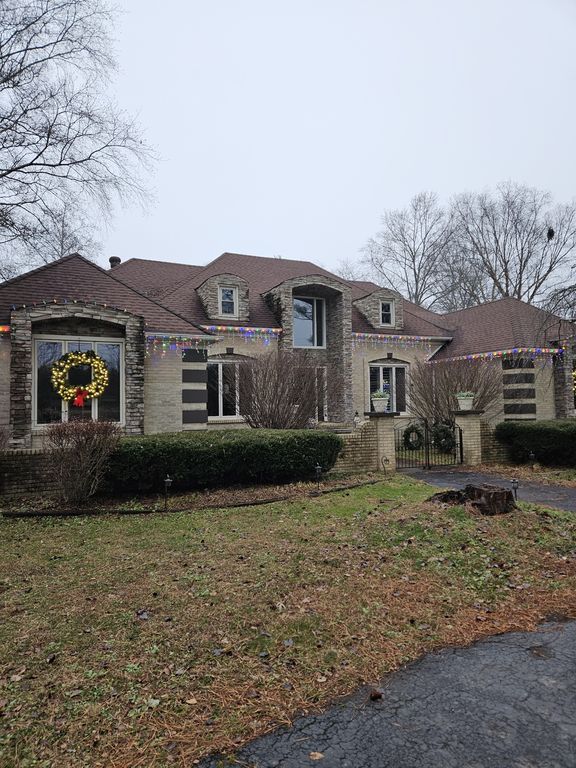 928 Country Club Dr, Manchester, TN 37355