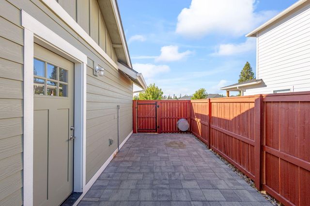 51780 Mountain Pine Street, La Pine, OR 97739