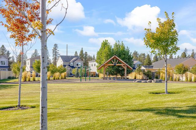 51780 Mountain Pine Street, La Pine, OR 97739