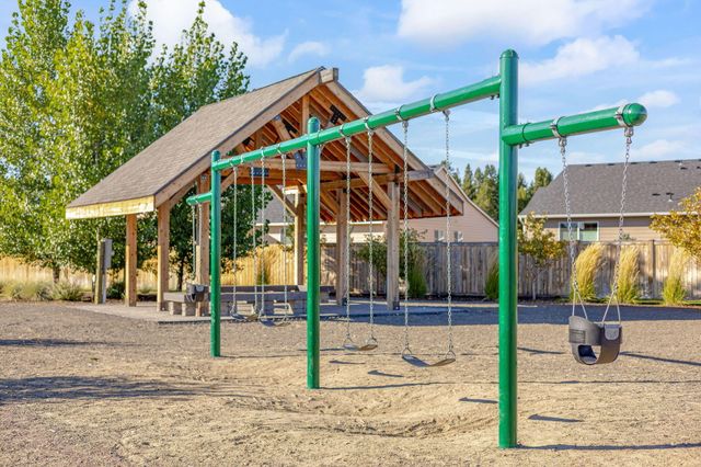 51780 Mountain Pine Street, La Pine, OR 97739