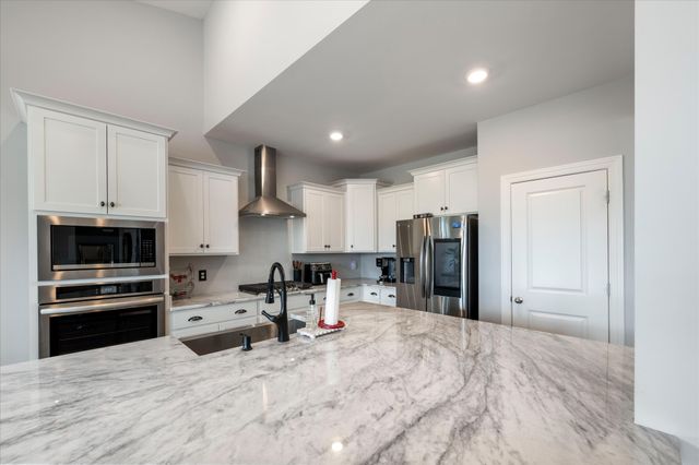 14 Bristol Ct, Lebanon, TN 37090