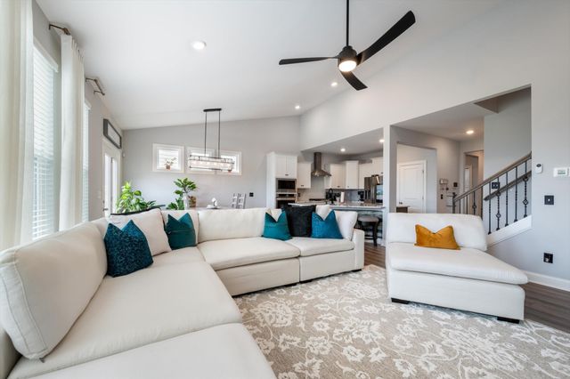 14 Bristol Ct, Lebanon, TN 37090