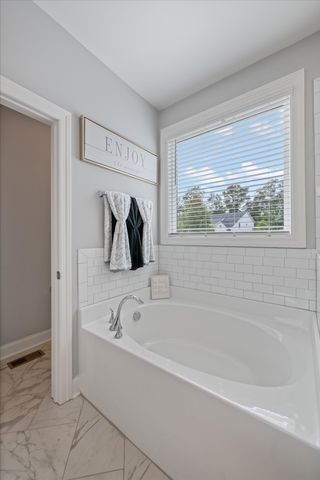 14 Bristol Ct, Lebanon, TN 37090