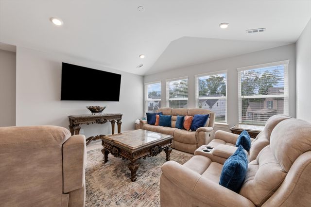 14 Bristol Ct, Lebanon, TN 37090