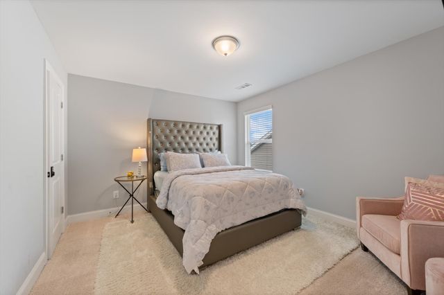 14 Bristol Ct, Lebanon, TN 37090