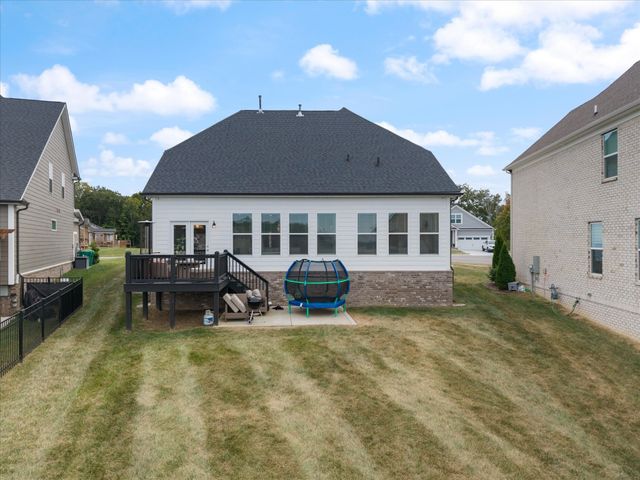 14 Bristol Ct, Lebanon, TN 37090