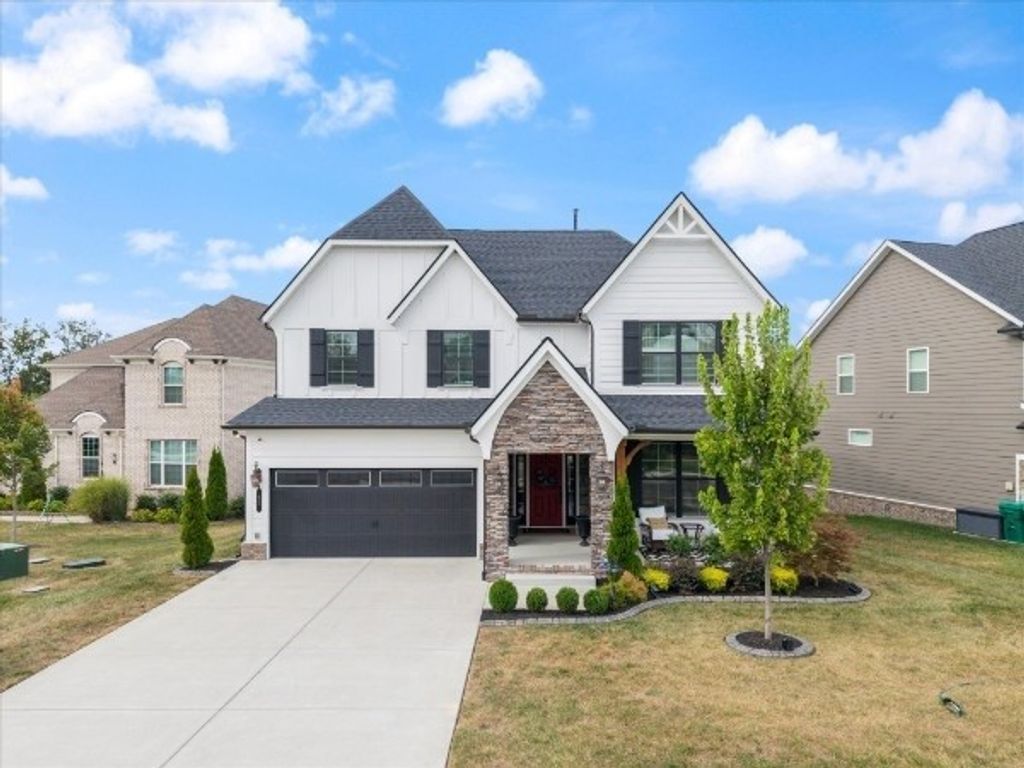 14 Bristol Ct, Lebanon, TN 37090