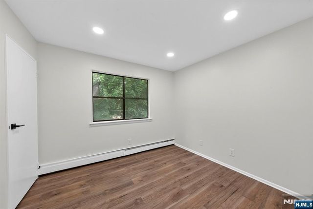 88 Boulevard 304, Passaic, NJ 07055