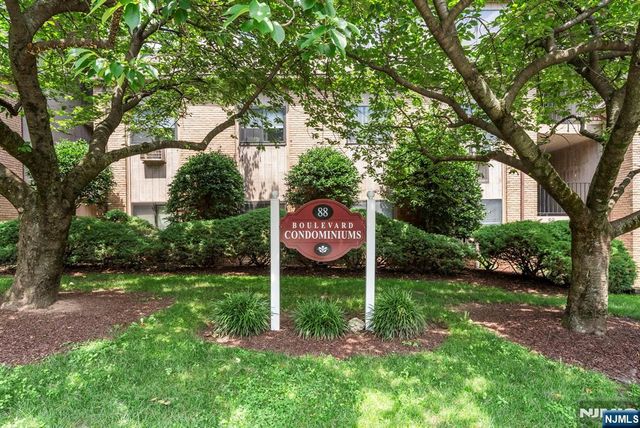 88 Boulevard 304, Passaic, NJ 07055