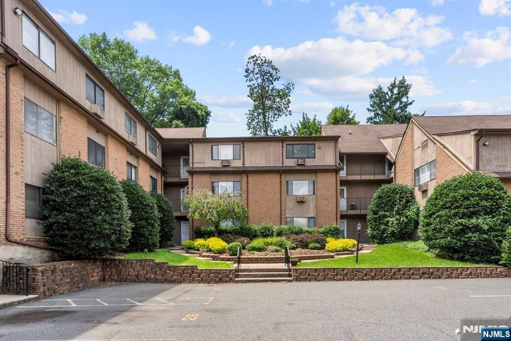 88 Boulevard 304, Passaic, NJ 07055