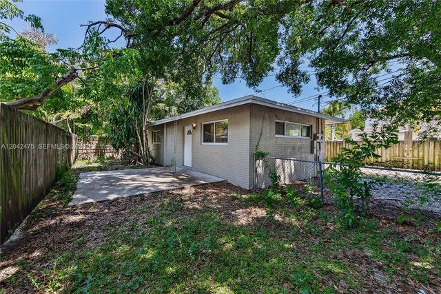 606 SW 16th St Rear Cottage, Fort Lauderdale, FL 33315