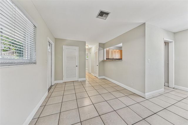 606 SW 16th St Rear Cottage, Fort Lauderdale, FL 33315