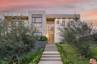 3951 Royal Oak Place, Encino, CA 91436