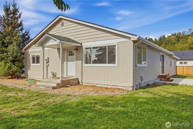 206 Silver Lane SE, Orting, WA 98360
