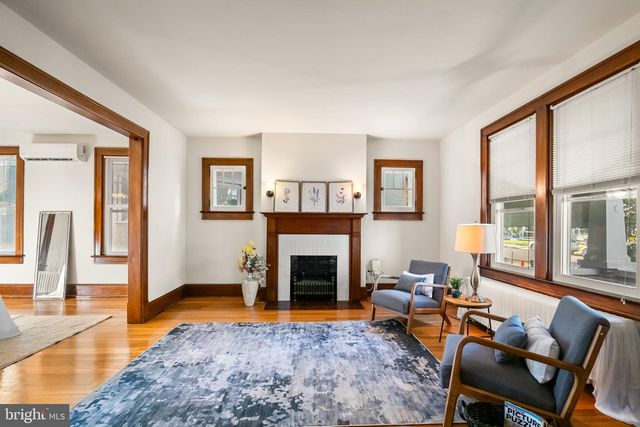322 E PICCADILLY, Winchester, VA 22601