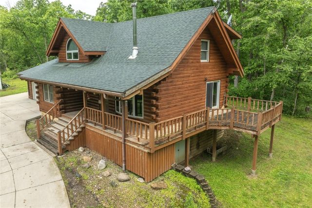 6059 28 Avenue Drive, Vinton, IA 52349