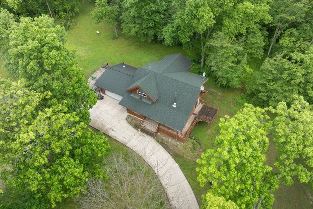 6059 28 Avenue Drive, Vinton, IA 52349