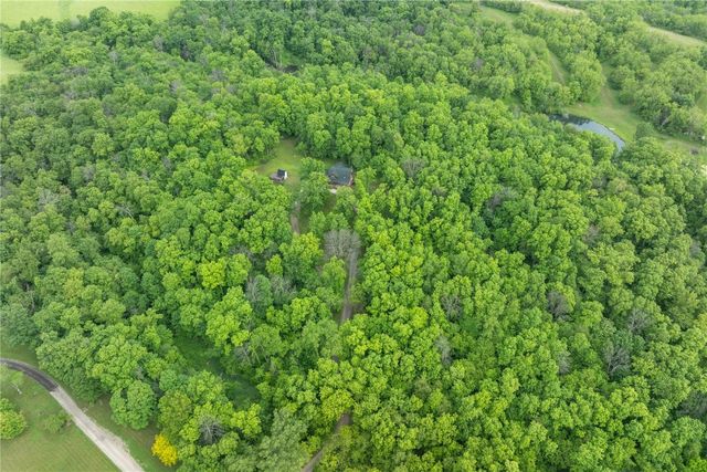 6059 28 Avenue Drive, Vinton, IA 52349