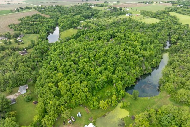 6059 28 Avenue Drive, Vinton, IA 52349