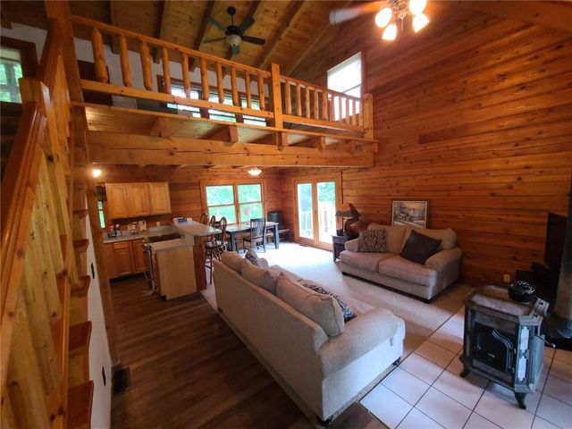 6059 28 Avenue Drive, Vinton, IA 52349