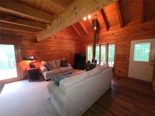 6059 28 Avenue Drive, Vinton, IA 52349