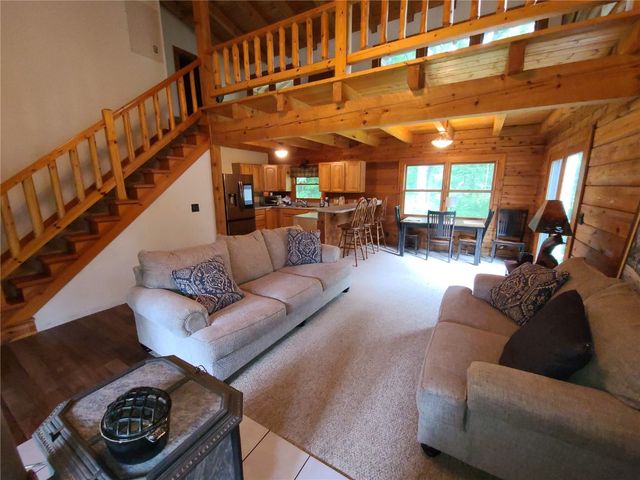 6059 28 Avenue Drive, Vinton, IA 52349