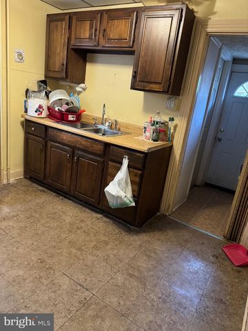 111 DIVISION ST, Trenton, NJ 08611