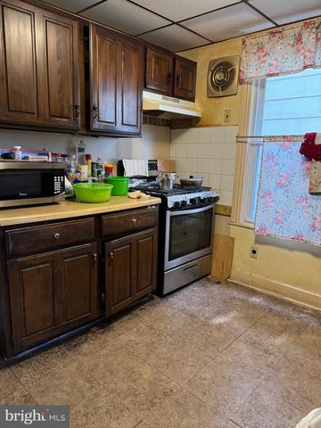 111 DIVISION ST, Trenton, NJ 08611