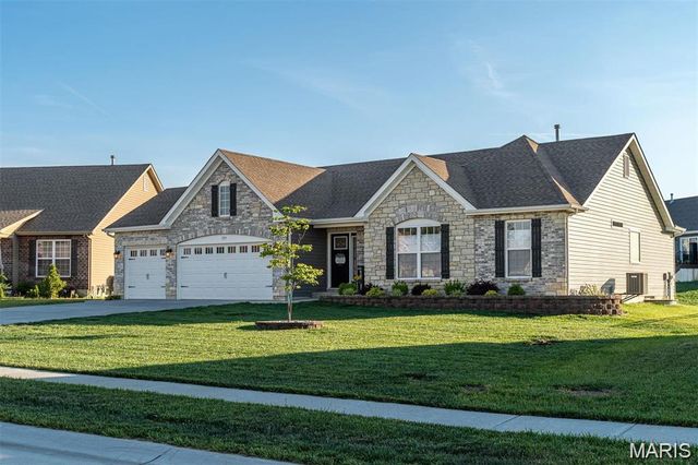 725 Galveston Court, Moscow Mills, MO 63362