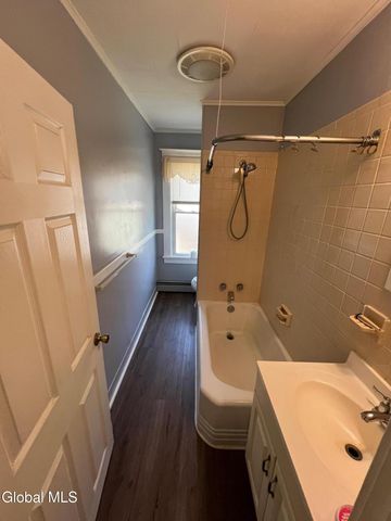 29 Craig Street, Watervliet, NY 12189