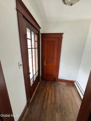 29 Craig Street, Watervliet, NY 12189