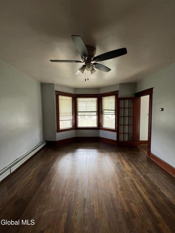 29 Craig Street, Watervliet, NY 12189