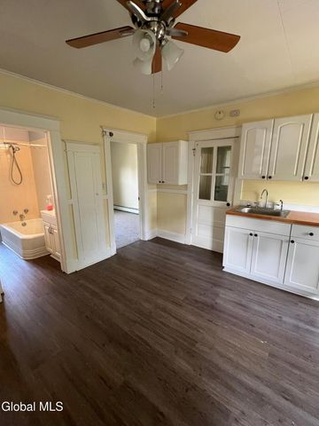 29 Craig Street, Watervliet, NY 12189