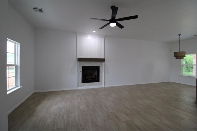 130 Mountain Laurel Way, Noble, OK 73068