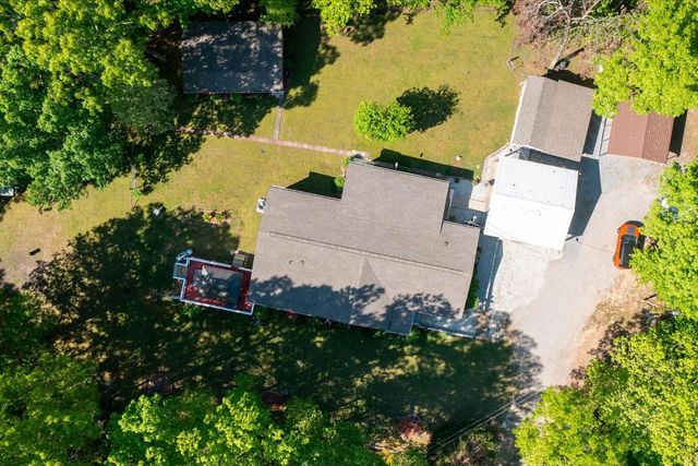1050 Holcomb Cir, Kingston Springs, TN 37082